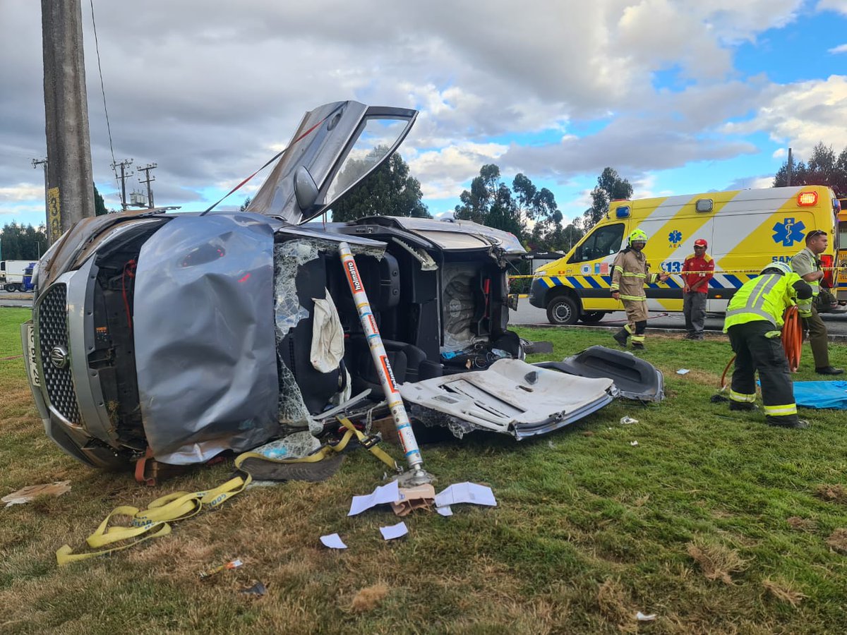 Hoy a las 19:18 h, fuimos despachados a un accidente vehicular, ruta 5 sur, shell Pichirropulli, un lesionado. Trabajamos en conjunto a Bomberos Pichirropulli, Samu y Carabineros, unidades R3 y B3 concurrieron al lugar.