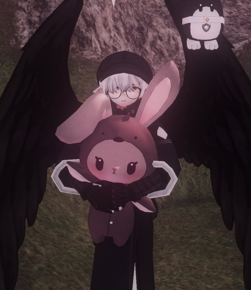 겨울 숲 취향은 아니라서 
살까 말까 하다가 결국 안 샀었는데
갑자기 겨울 보송보송 옷 사고 싶어져 갖고
노슾으로 일단 들여봤다!
입다가 괜찮다 싶으면 슾으로 바꿔야지..
눈이 와서 그런가 ☺️