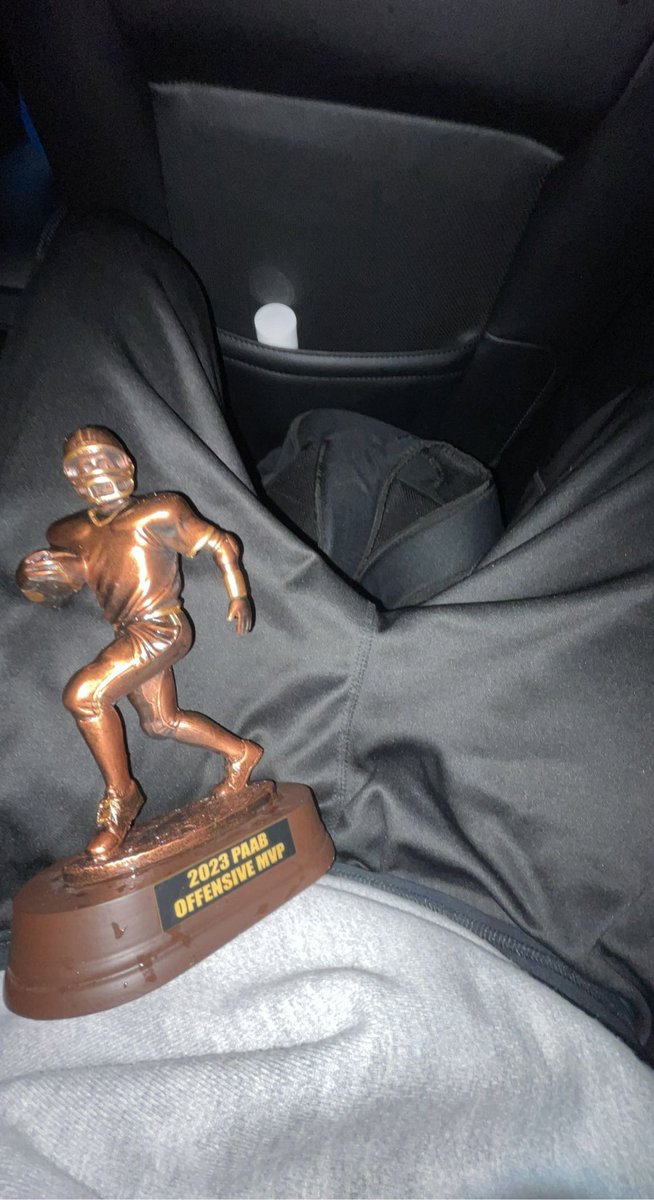 ty_chambers4's tweet photo. Had a fun weekend at the @PolynesianBowl @AIGAFoundation This weekend, grateful for the opportunity to come and show off my skills and meet new brothers! Blessed to receive offensive MVP!🏅 https://t.co/HrLCQRIpK8