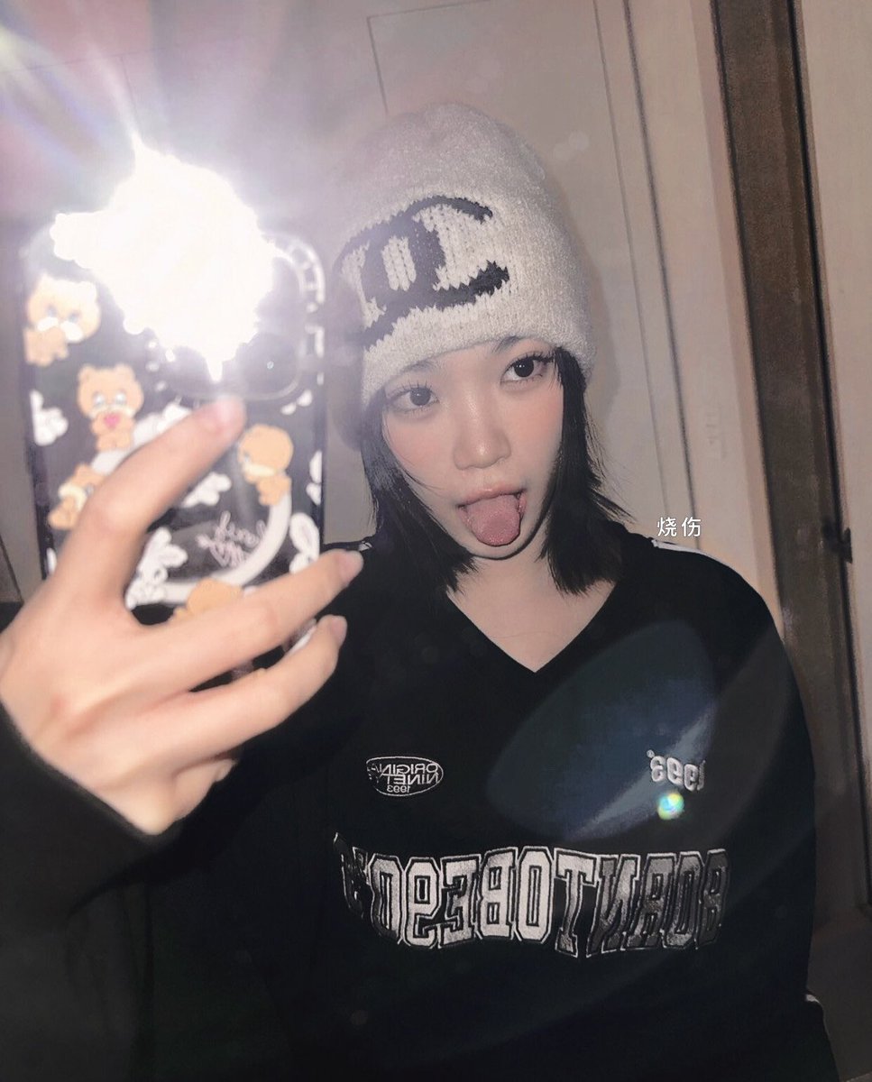 aemsclav's tweet image. ㅤㅤㅤㅤㅤ  

         January 15  
         彼のシャツ

ㅤㅤㅤㅤㅤ