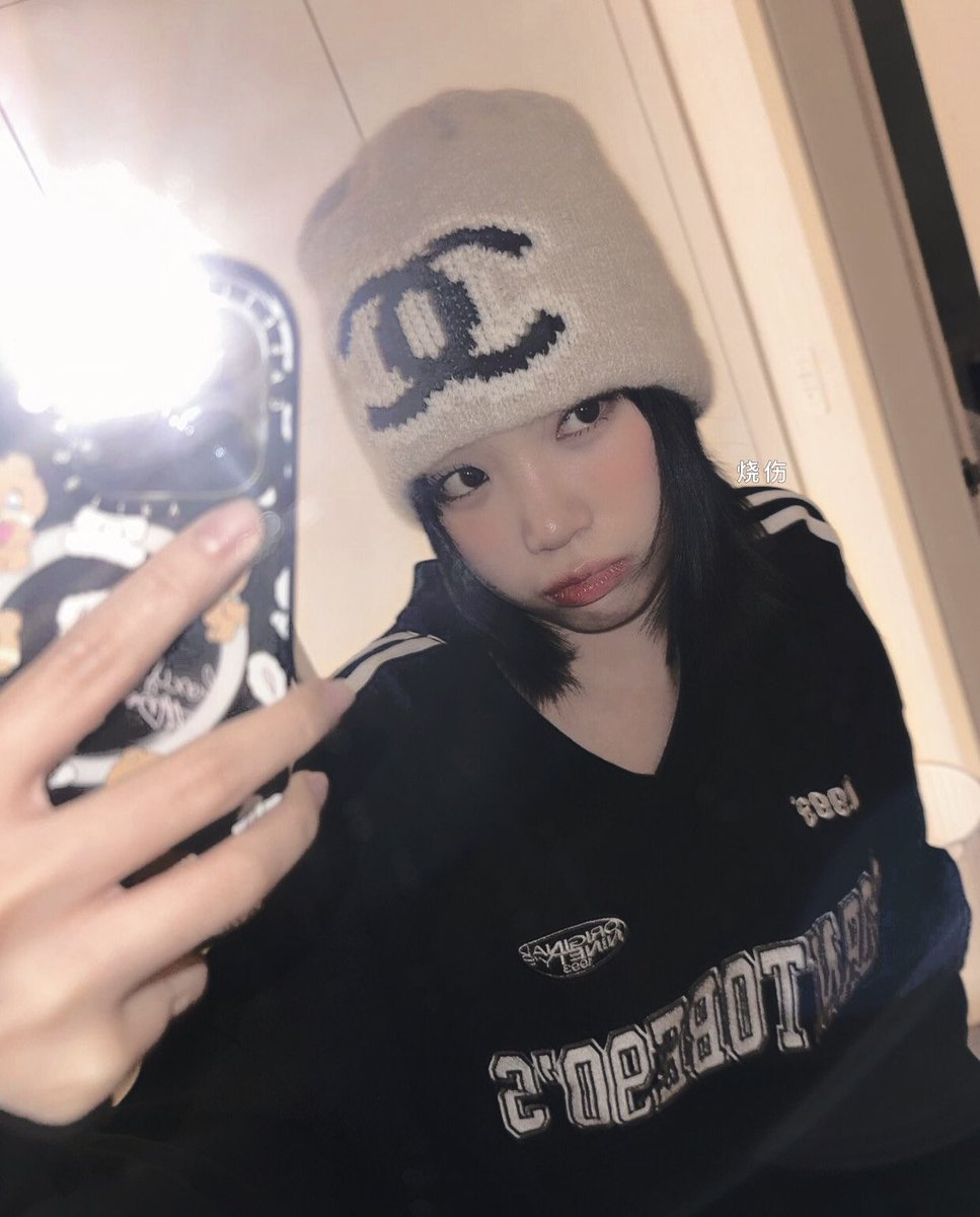 aemsclav's tweet image. ㅤㅤㅤㅤㅤ  

         January 15  
         彼のシャツ

ㅤㅤㅤㅤㅤ