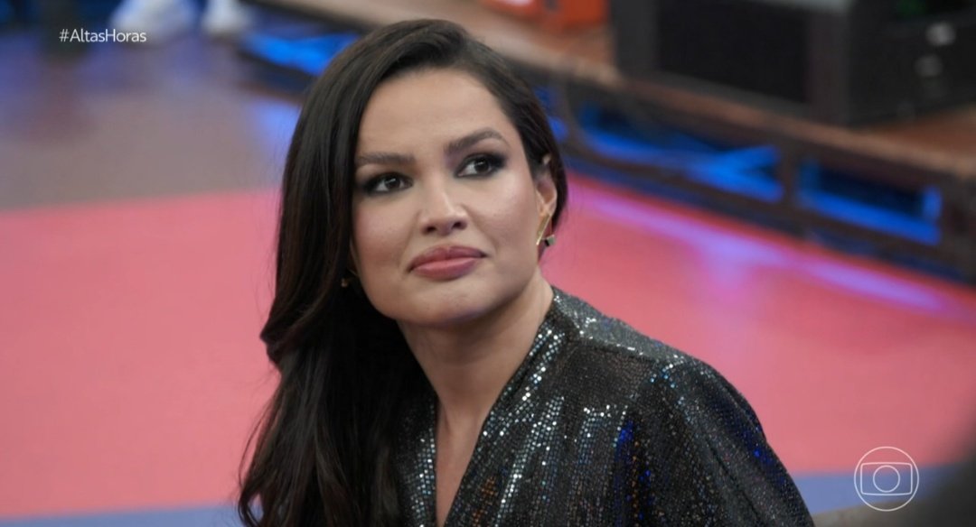 QGdaJuliette's tweet photo. Juliette no Altas Horas: 

"Eu devo muito o que sou hoje ao meu povo me recebe de braços abertos, eu acho que por eu estar hoje muito é pela empatia que o Brasil inteiro teve por mim é claro,  mas que o nordeste se sentiu representado de uma forma não caricata.." https://t.co/hvSVfy6SSz