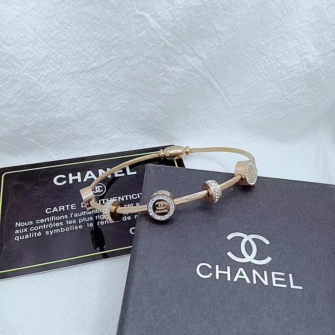 YChinastore's tweet photo. #jewelry #jewelryaddict #jewelrydesign #jewelrygram #jewelrymaking #jewelrylover #jeweler  #bracelet #tennisbracelet  #luxury #mensjewelry #womensjewelry  #mensfashion #beautiful  #readytoship #worldwideshipping https://t.co/L4kDtiir4q