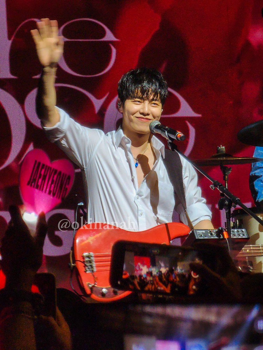 okinanah's tweet photo. worth waiting ✨️ #TheRoseInManila #TheRoseHealTogether https://t.co/Il3FRNzYXB