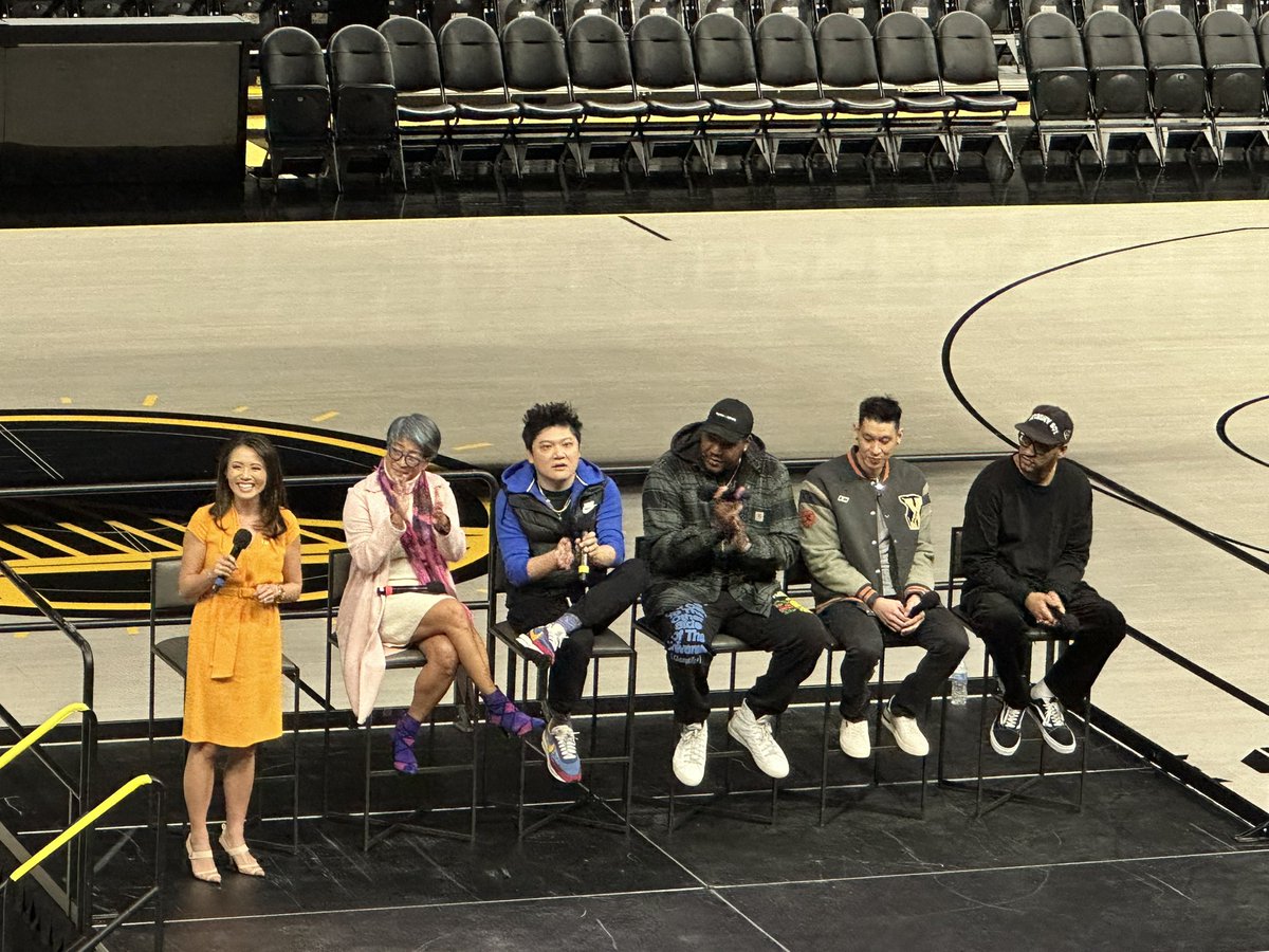 Screening of @38ATTHEGARDEN at Chase Center was amazing! @JLin7 and his epic story are truly inspirational and even more important today. Kudos to @goldenstateent @warriors for hosting and promoting.  

Shoutout to @DionLimTV @Travon @AFrankChiFilm @davelu @erickimSF @DavidChiu.