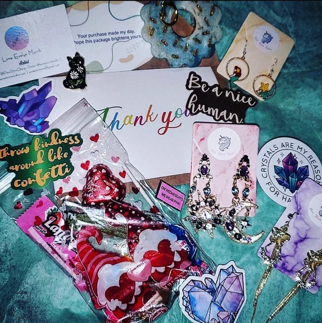 jacqchic86's tweet photo. @ShitMandoSays gifted me this #jewelry haul from @PixieStrmDesign &amp; I 💜everything. I appreciate the extra touches with the thank you note &amp; stickers! I can't wait to sticker up a storm lol
#pixiestormstudio #throwkindnessaroundlikeconfetti #beanicehuman #iloveyoutothemoonandback https://t.co/GLzxV0n2MB