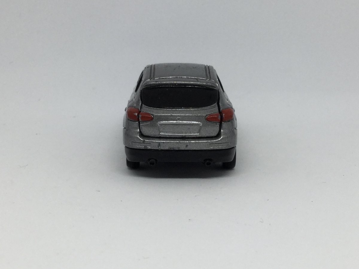 #トミカ #tomica 
日産・スカイライン クロスオーバー (NJ50) S=1/62
なぜトミカにしたのか？って言いたくなる車種ですが、1/62という事で使いやすく、乗ってる方は喜んだと思います！個人的には、こういう車種大歓迎です。