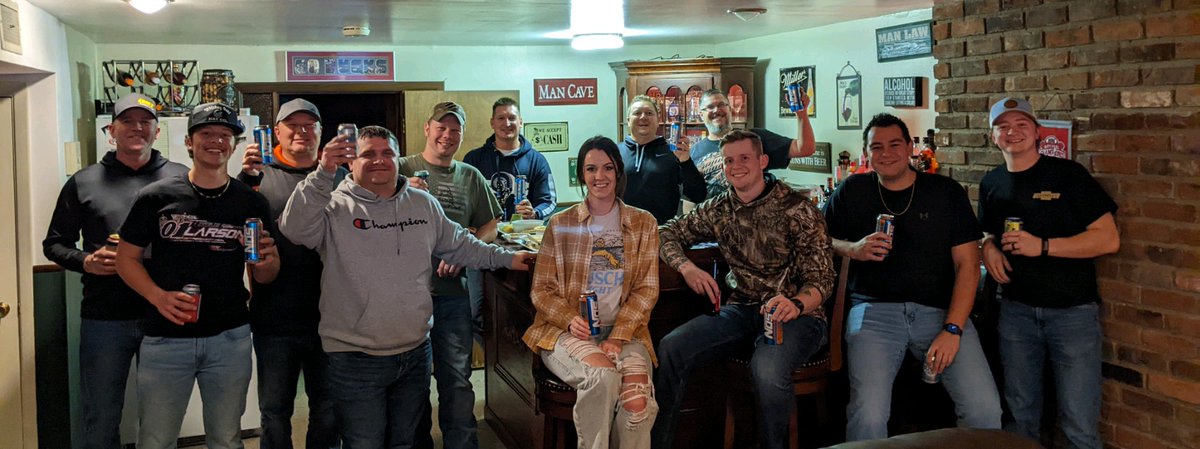 #TweetYourFloSeat <a href="/FloRacing/">FloRacing</a> <a href="/NosEnergyDrink/">NOS Energy Drink</a> 

Chilli Bowl family! 

<a href="/babby7b/">Merica25</a> <a href="/Babby27/">Shawn Babcock</a> <a href="/Alcram4/">Al cram</a> <a href="/Plouck03/">Caleb Plouck</a> <a href="/markadams84/">Bob The Builder</a>