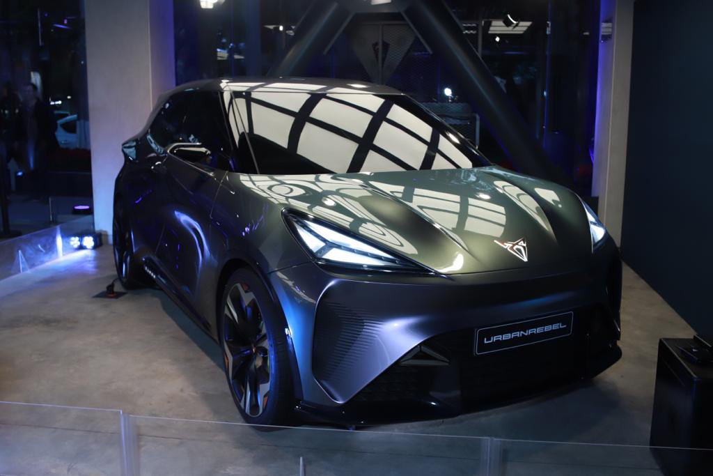 GQMexico's tweet photo. Acompáñanos a celebrar una gran noche junto a @CUPRA y la Fórmula E.

#ABTCUPRAFE
#FórmulaE 
#UnstoppableImpulse https://t.co/8KSjx4oEbT