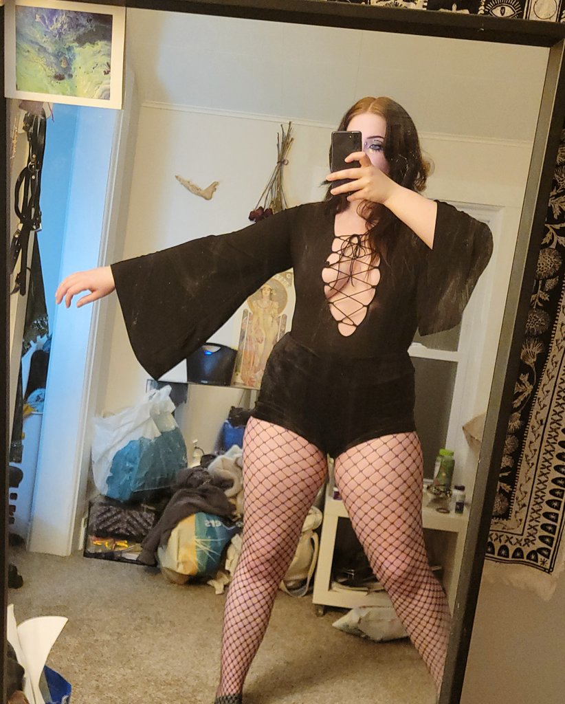urethrafister69's tweet photo. y'all mind if i https://t.co/yQTPKh7BIm