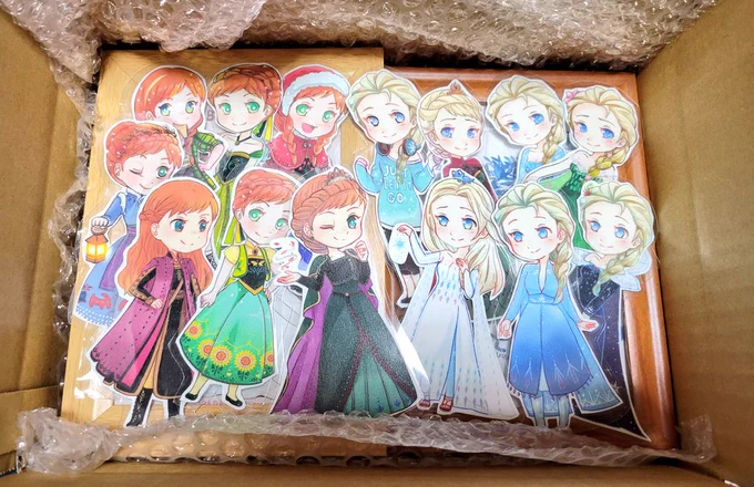 エルアナの全部セット買って頂いたので、準備してる。エルサとアナのラミカを頑張って作った。q(^-^q) 
