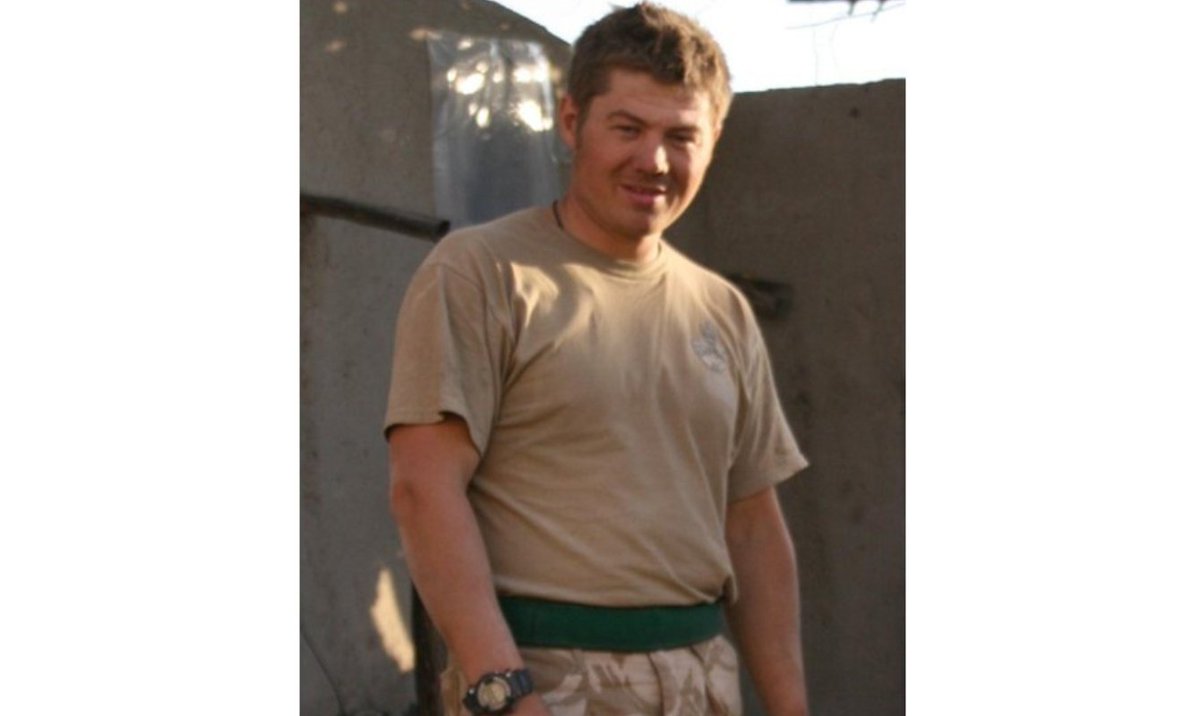 KeyserSosse's tweet image. 15th January, 2010

Corporal Lee Brownson CGC, aged 30 from Bishop Auckland, and of 3rd Battalion The Rifles, was killed alongside a colleague in an IED blast whilst on patrol near Sangin, Helmand Province, Afghanistan 

Lest we Forget this brave man who gave his all 🏴󠁧󠁢󠁥󠁮󠁧󠁿 🇬🇧
