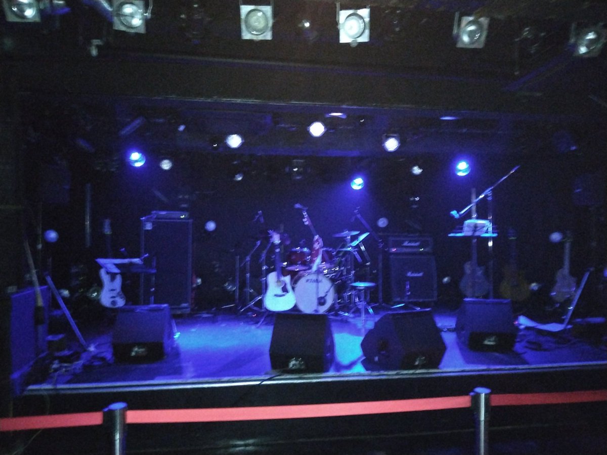 BACCHUS_YS's tweet photo. 本日のライブ現地到着
長谷川まい
ワンマンライブvol.7
あけおめ2023
今年もmake you happy
@池下CLUB  UPSET
#長谷川まい
#はせまい
#はせまい広め隊
#池下
#CULB UPSET https://t.co/Ohb8NmJKZP