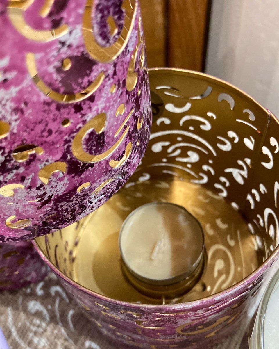 CondoverFurnit1's tweet image. Lots of pretty gifts, homewares &amp;amp; #upcycledfurniture in store &amp;amp; online!Shop open Fri’s 10am-6pm &amp;amp; Sat’s 10am-5pm, other days call 07708 727127 &amp;amp; I’ll meet you there. All major credit cards taken. Shipping n/wide 
#bedsidetable #professionalupcycling #condoverfurniture #natural