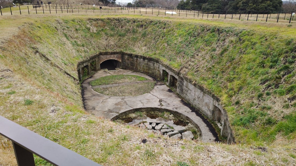 今日は千代ケ崎砲台跡に来ました！
ボランティアガイドさんの説明で砲台の掩蔽部の工法や歴史など教えてくれましたよー！