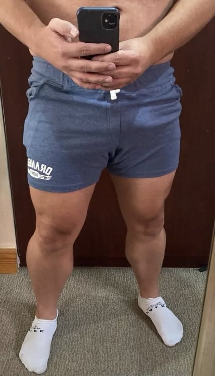 IamArchAngel4's tweet photo. Run or cycle, what kind of shoes must I put on these feet today? #sundayexercise #gym #legs #dranged https://t.co/0504m6luFj
