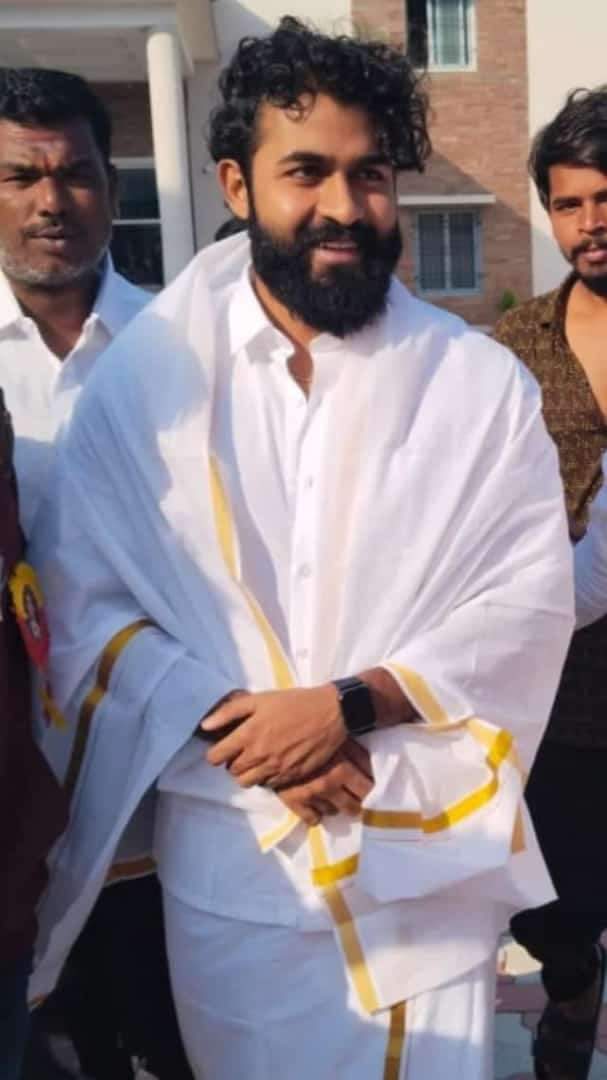Appubossaddafc's tweet photo. ಇಂದು ಬೆಳಗ್ಗೆ ಮಂತ್ರಾಲಯದಲ್ಲಿ ✨ Yuva Rajkumar Boss ❤️
#AppuLivesOn #PowerInU
ಪರಮಾತ್ಮ #Paramaathma
ಅಪ್ಪು ಅಮರ
❣️❣️❣️❣️
AjathaShatru01
#PRKAudio
Love U Boss ❤️
#PuneethRajkumar #AppuBoss #kingAppu
#PSPRK #PowerStar
#YuvaBoss https://t.co/ozh3pf33T3