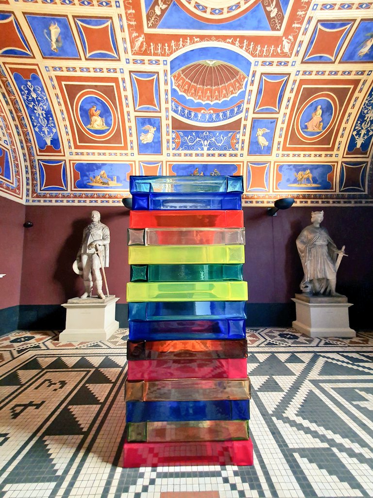 Rich_Art1's tweet image. Un empilement de couleur telle l'œuvre de #SeanScully au Musée Thorvaldsen de #Copenhage