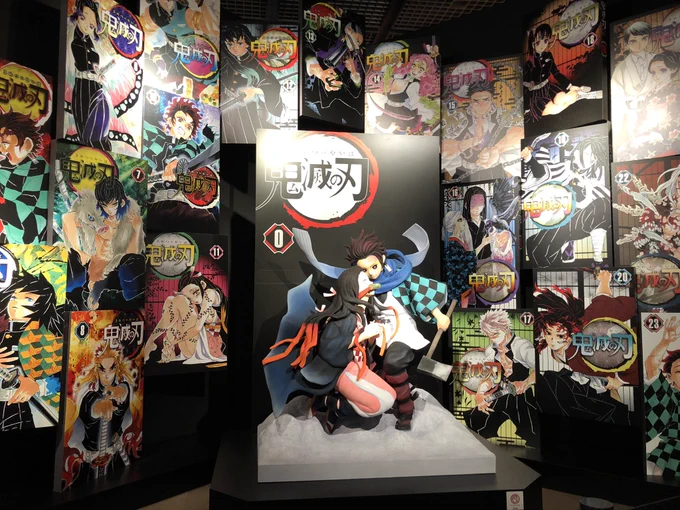 原画展行ってきましたー!!ネタバレ&パンフ事前に読んでたんですが…最高でしたそして何より生原稿の美しさ…ッ!トーン指示とかセリフ変更とかの文字見るの好き←欲しかったグッズもリスト通り買えて、ポーチもしっかりツンツンが写ってるのを選びました念願のも見れたし…最高の土日 
