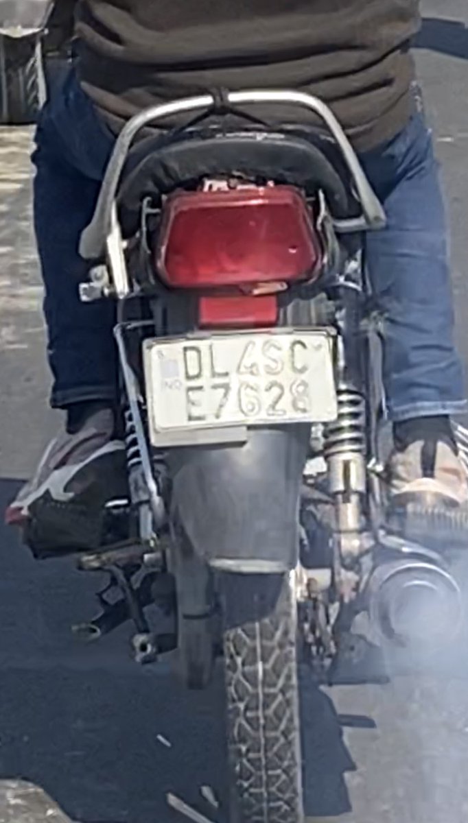 foodie_sarab's tweet photo. BS4 engines toh aise he badnaam hai .. inhe dekho ek baar … puri pollution ki machine
@dtptraffic please look into this matter #attaching video and image for the license plate
@CPCB_OFFICIAL @ArvindKejriwal https://t.co/dzX9ZlonXb