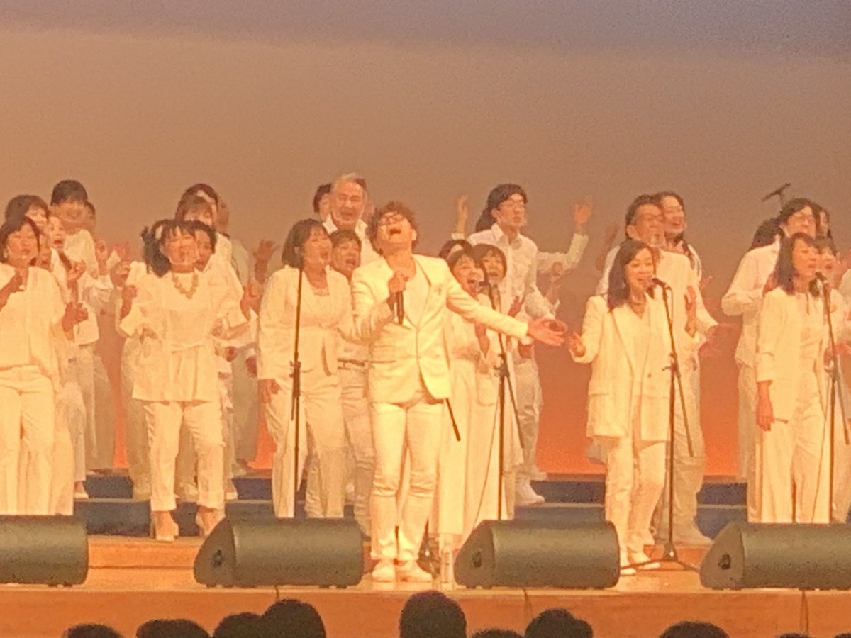 Hiro_Ishikawa's tweet photo. あの #阪神淡路大震災 から間もなく２８年。
今日、１.１７震災復興祈念コンサートが神戸常盤アリーナで開催され、#humannote や #チキンガーリックステーキ などの皆さんが素晴らしい歌声を披露。
あらゆる困難を乗り越える勇気と希望が多くの方に伝わりました。
本当にありがとう���ざいました！！ https://t.co/VET5KRXe2u