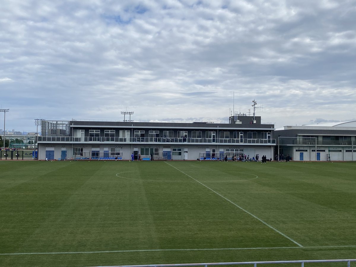 cage_nob's tweet photo. 今日は #FC大阪 の練習を見学してから #京都紫光サッカークラブ 🆚 #FCLAZO の関西リーグと府県リーグの入れ替え戦を見にきました！

意外と暖かい…ありがとう地球🌏 https://t.co/DpOFLqfn5B