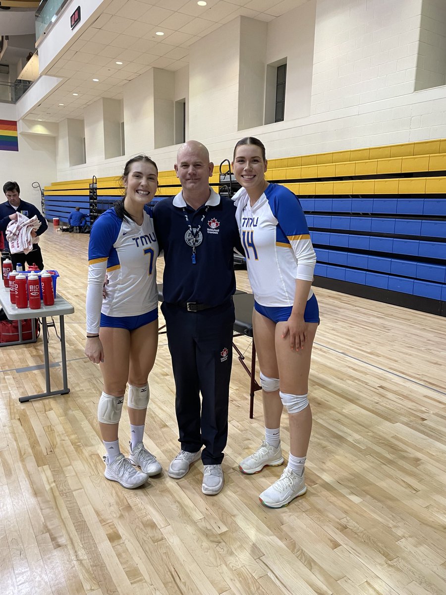 Had the privilege to officiate these two fine ladies but not in the uniform I am use to seeing them in.  Well they still have that special touch ⁦<a href="/DalTigers/">Dal Tigers</a>⁩ ⁦<a href="/SMUHuskies/">Saint Mary’s Huskies</a>⁩
