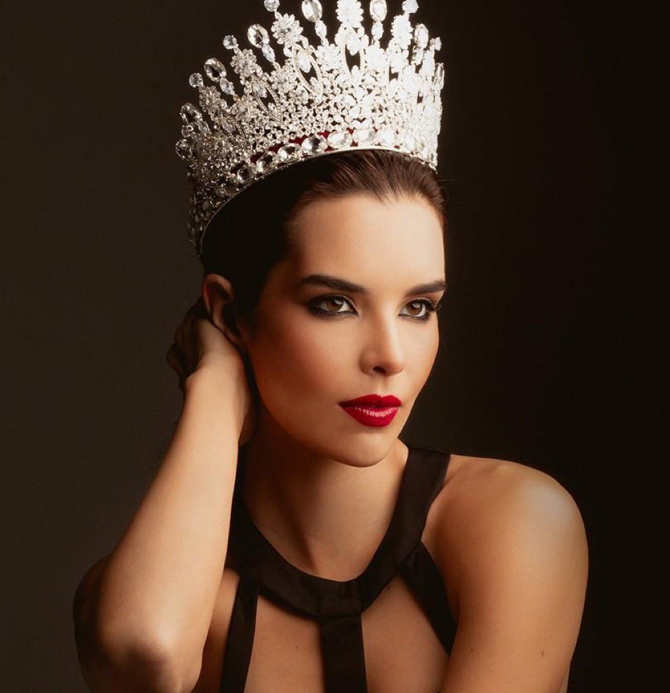 QuirozAnderson's tweet photo. Amanda Dudamel es y serás nuestra Miss Universo
#ROBOUNIVERSAL https://t.co/3ScExLcTLt
