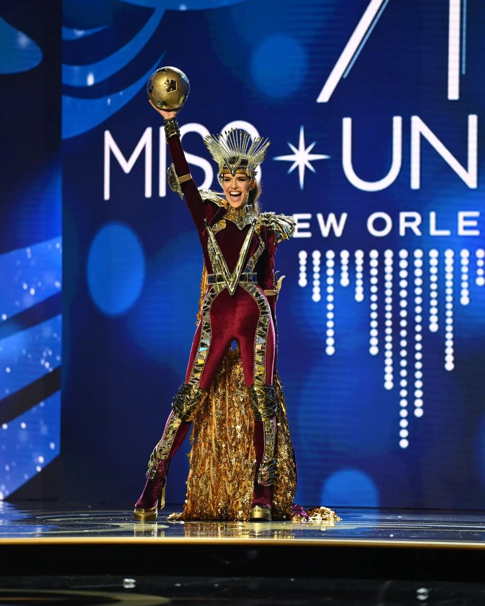 Meridianoonline's tweet photo. 🇻🇪 Amanda Dudamel, la hija del ex director técnico de La Vinotinto, quedó como primera finalista en el Miss Universo 2022.

La ganadora fue Miss USA 🇺🇸. 

📸 @MissUniverse https://t.co/yqnFsZQEYG