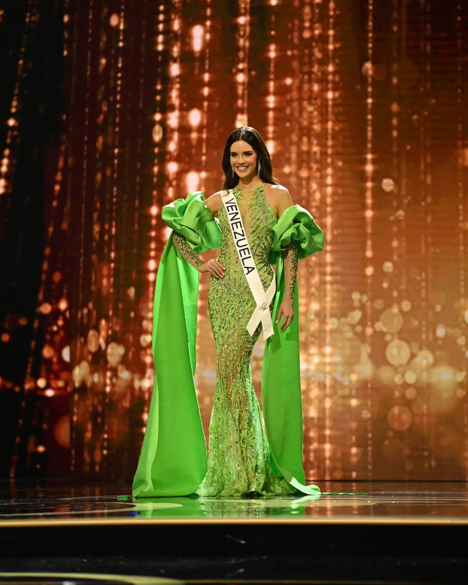 Meridianoonline's tweet photo. 🇻🇪 Amanda Dudamel, la hija del ex director técnico de La Vinotinto, quedó como primera finalista en el Miss Universo 2022.

La ganadora fue Miss USA 🇺🇸. 

📸 @MissUniverse https://t.co/yqnFsZQEYG