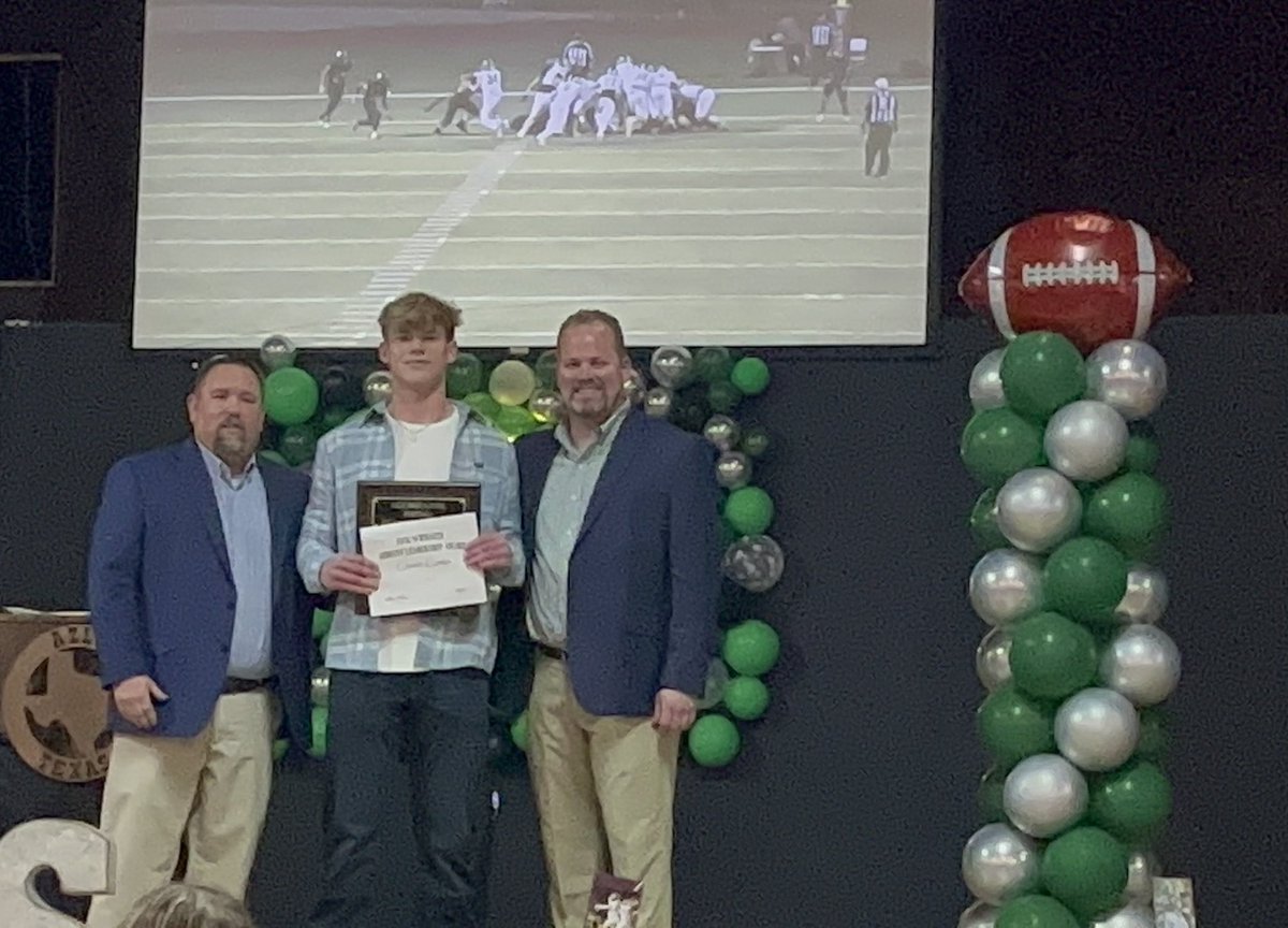 combs_britni's tweet photo. Incredibly proud of our son, Conner! He opened the varsity football banquet with an amazing prayer, and led to receive the Jack Schwantz Servant Leadership award, Academic All-State, 2nd team All-Academic District and Honorable Mention Wide Receiver 🏈 

#nextupcollegefootball https://t.co/nhr3z43pH7