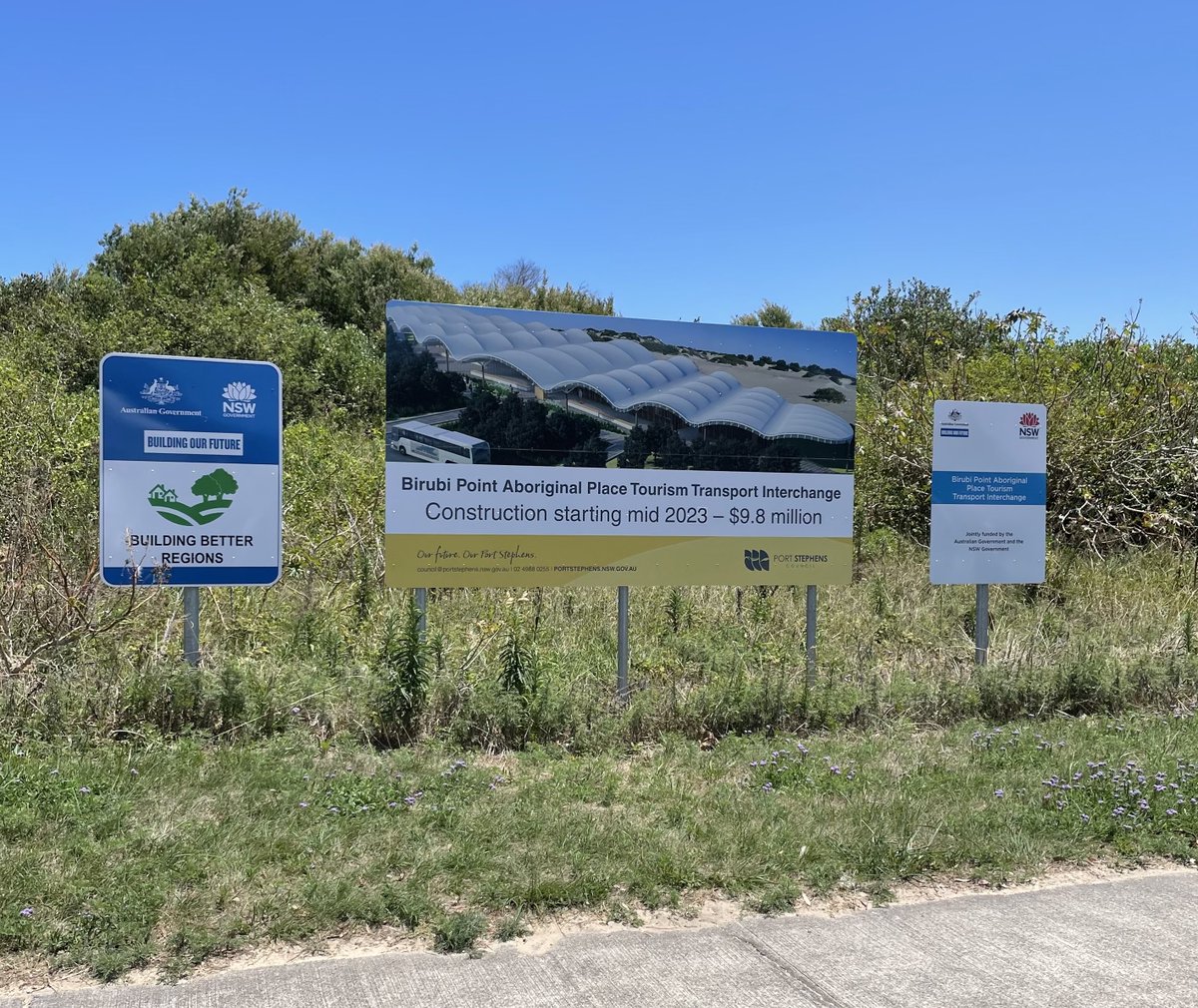 billybirdau's tweet photo. Who else reckons this'll be the end of #beachdriving on #stocktonbeach at #AnnaBay 😳
Local Indigenous mob planning a 'Tourism Transport Interchange' right next to the current northern beach access🙄Why🤔 https://t.co/8IVt72qm4P