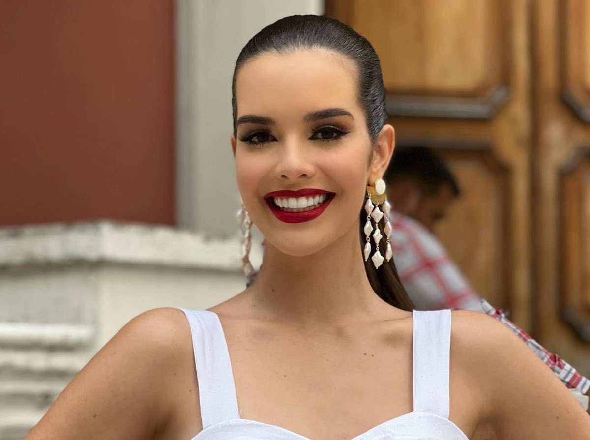 #14Ene Para mí la REINA DE LA NOCHE en el #MissUniverse fue MISS VENEZUELA 🇻🇪 Hay que quitarse el sombrero. 

BRAVO AMANDA! 
Orgullo de las mujeres venezolanas!