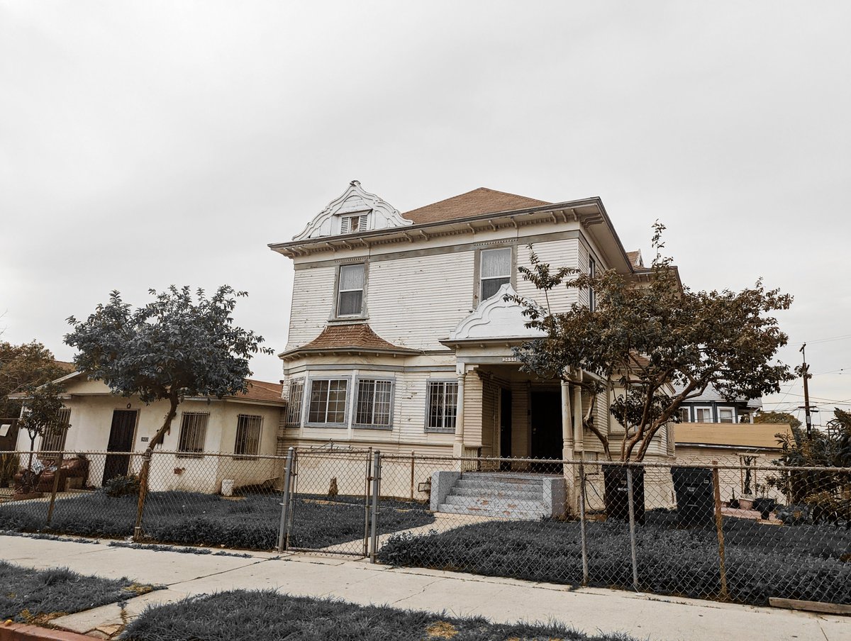 esotouric's tweet image. Is this meant to be French, or Mission Revival? On Hancock Street in Lincoln Heights. #esotouricroadtrip #vernaculararchitecture