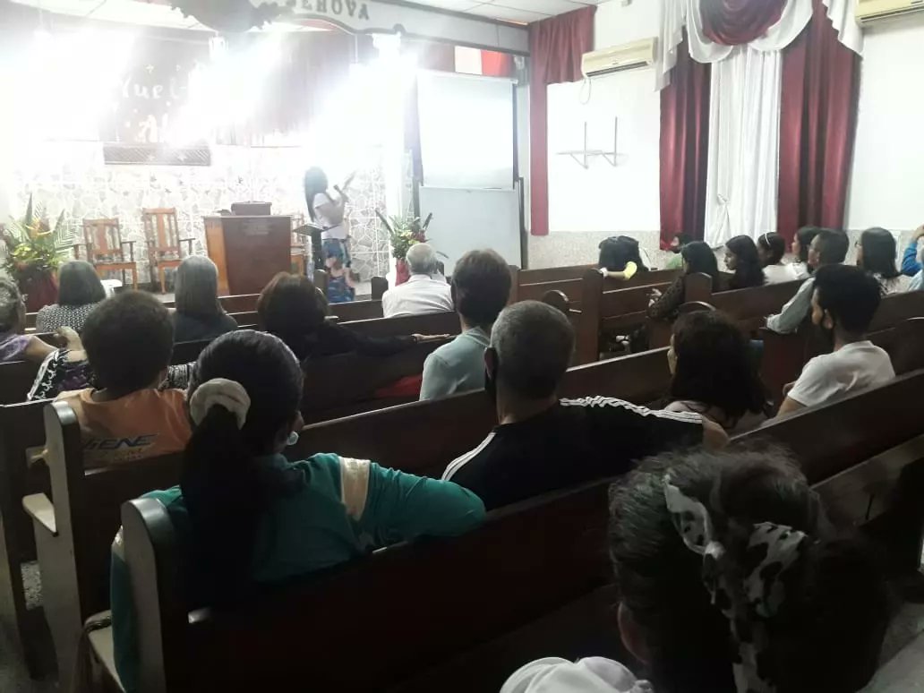 ParedesJackson's tweet photo. ➡️🙏🏼 Hoy comenzando la semana se realizó la 1ra Vigilia del año 2023 en la Iglesia Central de Valera, donde fuimos con un ❤ sincero ante Dios y clamamos a Él para que siga obrando en los lideres y hermandad, queremos Volver al Altar ⛪🙏🏼 https://t.co/jJ0LzXmt3y