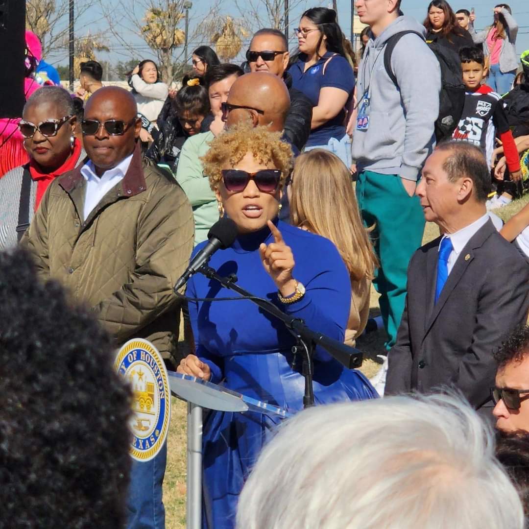 ThomasDTiffany's tweet photo. HEAR YE📣
HEAR YE 📣

If you were not at 11903 Bellaire Blvd on Saturday, January 14th from 10A-2PM, you missed a moment. 

Phenomenal day not only for Alief, but the City.

30 years.
$60M
THANK YOU

Miracles are for everyone, even us.
#districtf #westsideisthebestside https://t.co/au4NDQpkAN