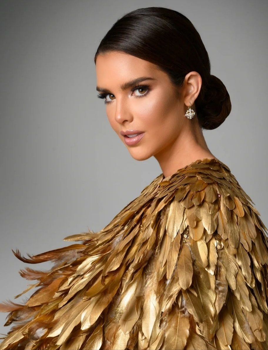 fatimanp's tweet photo. Le robaron la corona a Venezuela ❤️ #MissUniverse2022 cada vez decepcionan más.🙄 https://t.co/lWpTZiqUd1