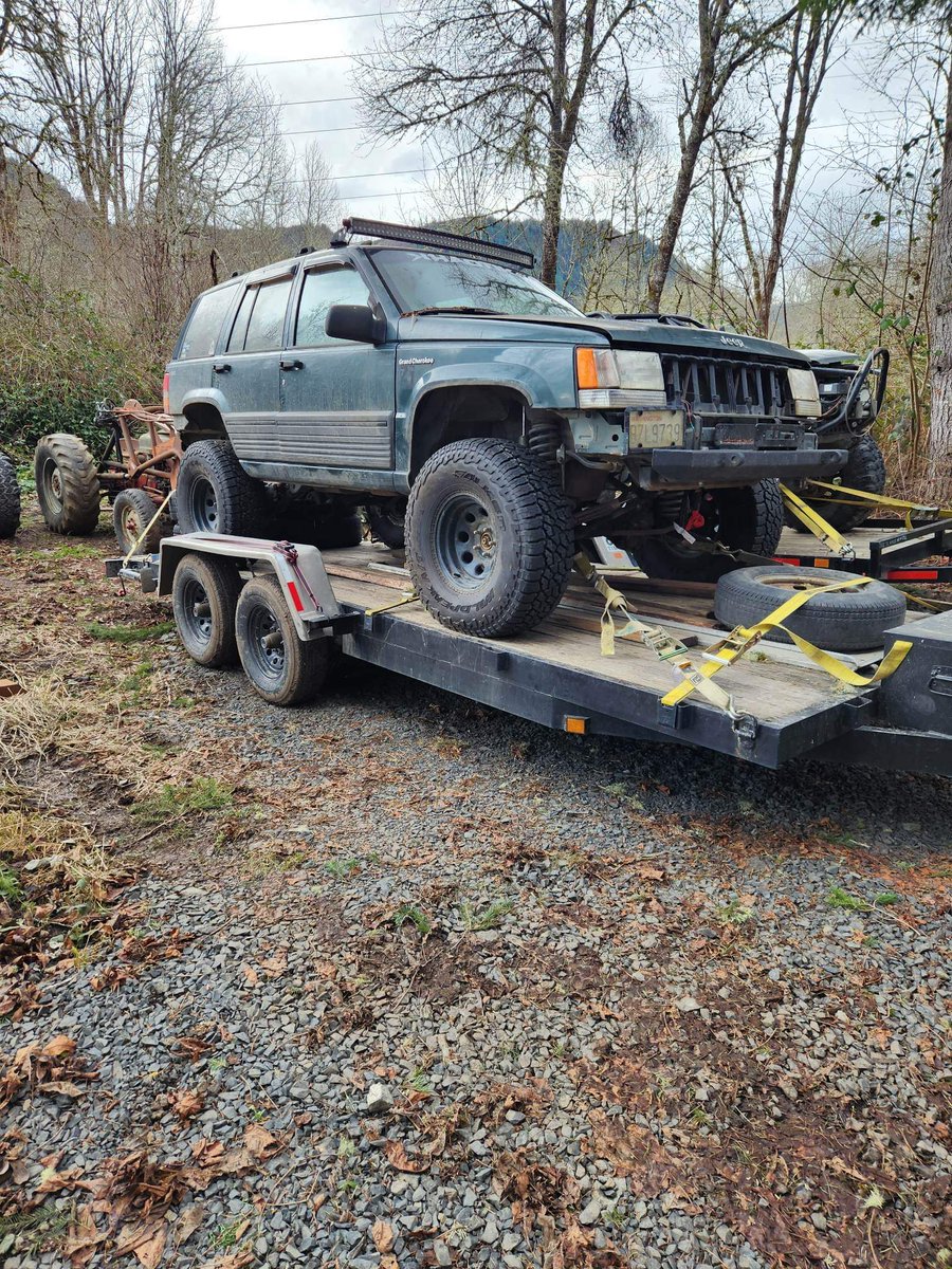 DEEG1224's tweet photo. I got a new wheeler. Getting another jeep tomorrow for the motor. Lots to learn!!! I have only helped on a demon motor swap. Already has harnesses and 6 in lift. Getting sliders and body armor. I can't wait to beat the shit out of this on the trails. #Jeep #Wheeler #trailrig https://t.co/0qmOaCwShi