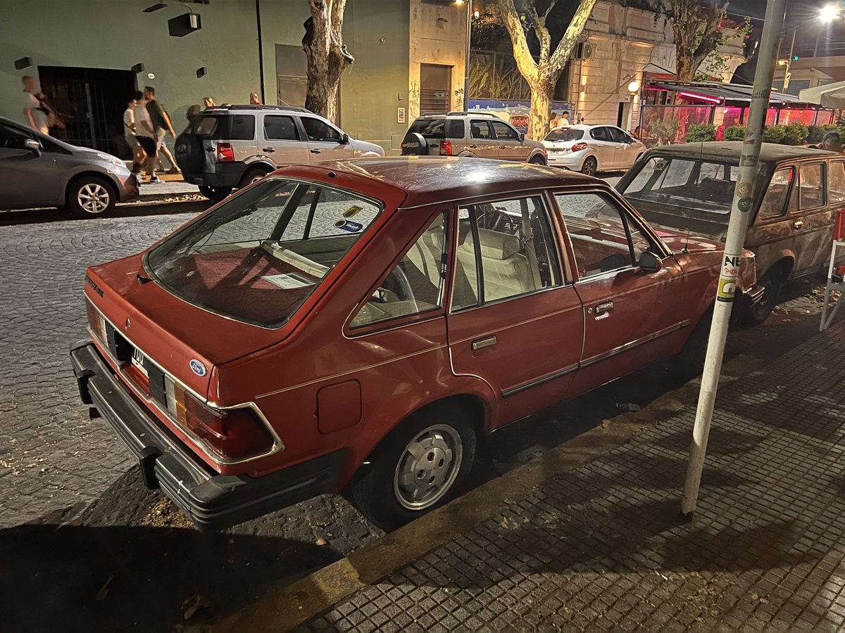 TheTVWorkshop's tweet photo. This Ford Escort in Buenos Aires. https://t.co/DxNk4858pR