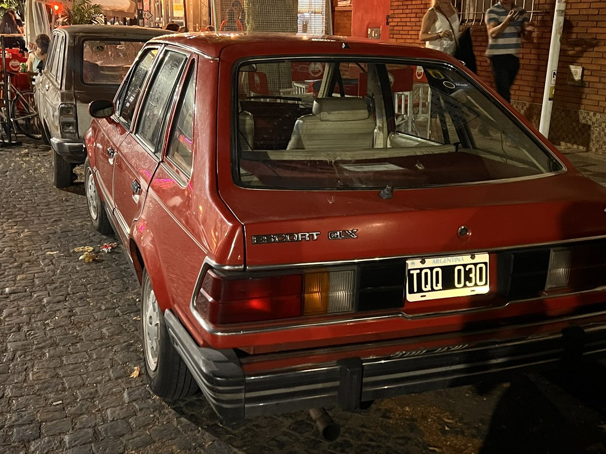 TheTVWorkshop's tweet photo. This Ford Escort in Buenos Aires. https://t.co/DxNk4858pR