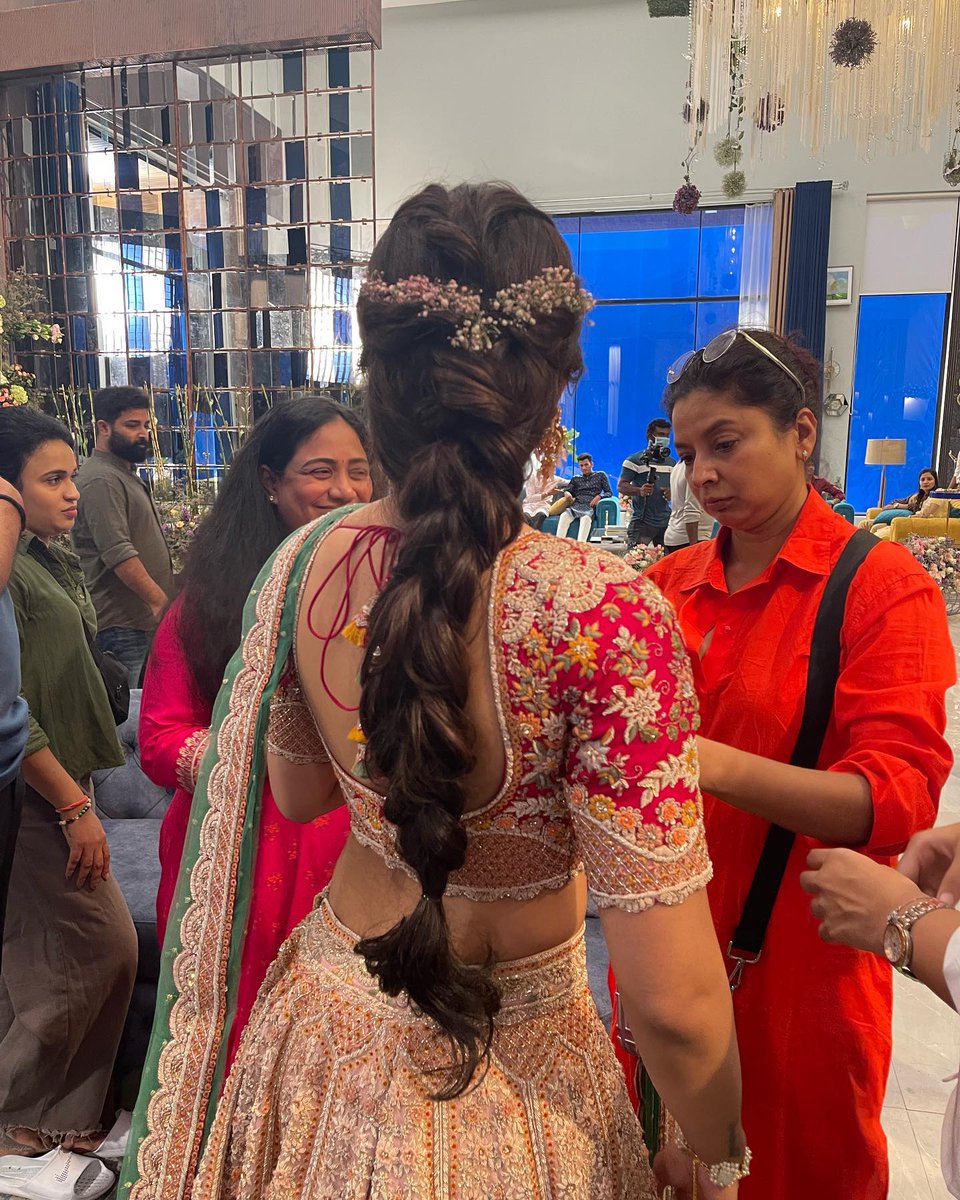 Geethamadam's tweet photo. The man behind @iamRashmika madam's beautiful hair #RashmikaMandanna https://t.co/FOM8g2bblU