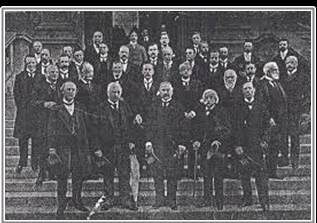 AntroCanal's tweet photo. Los Jueces del #MissUniverso nos hacen recordar a los del Laudo Arbitral de París de 1899 donde nos robaron el Territorio Esequibo.

Y no, no es una similitud vacía... ambos tuvieron causales políticos tras bastidores. 

Gracias #AmandaDudamel por representarnos con orgullo🇻🇪 https://t.co/ZEQlDTLvS9