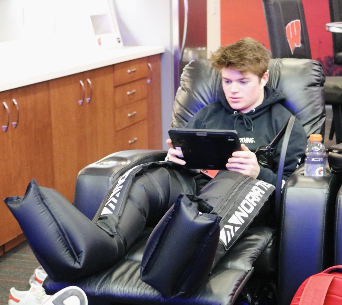 HabsOnReddit's tweet image. Cole Caufield logging onto twitter dot com and seeing all your posts 😅

#NHLAllStarVote Cole Caufield