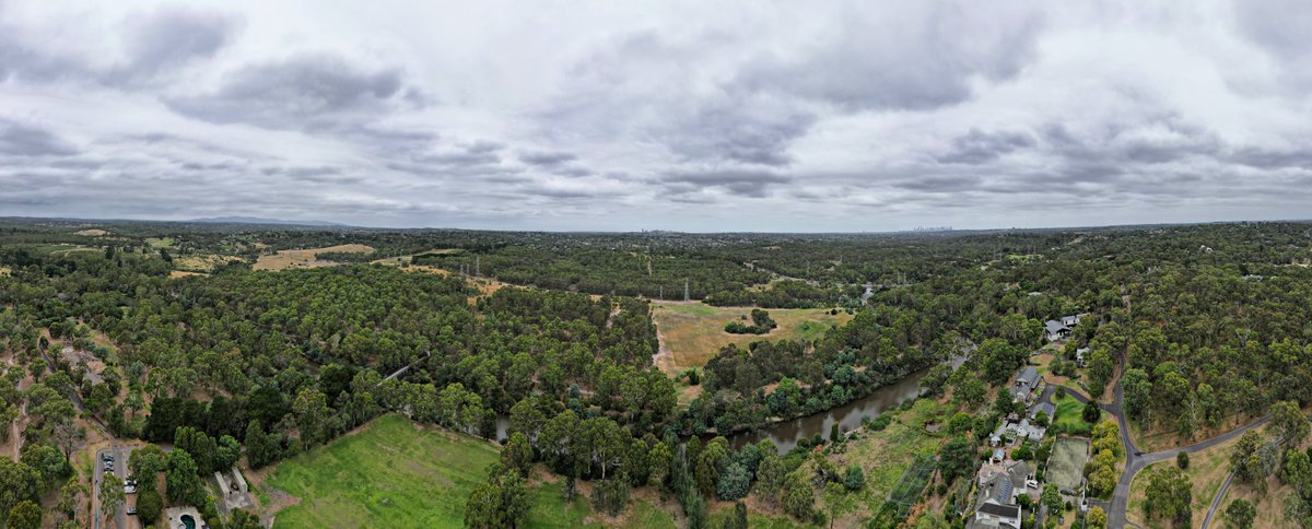 wanderingchina's tweet photo. #Comingupforair // The Yarra river and Candlebark, Westerfolds park facing west towards the Melbourne skyline. https://t.co/dWMvxY2yF3