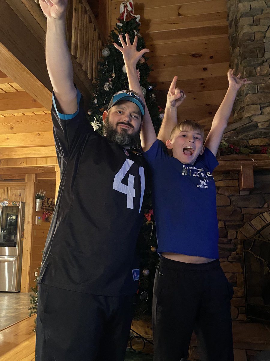 AmandaJnes3's tweet photo. @Jaguars win!!!! @JoshAllen41_ #DUUUVAL https://t.co/hd6I4eXnz8