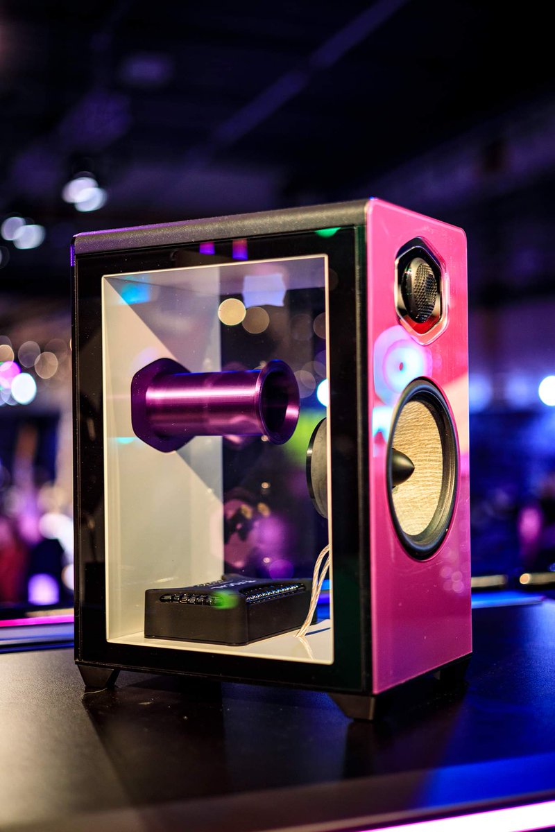 EnviousMods's tweet photo. A sick mod; (TimePlay) took 2 PC cases & modded them to make amazing bookshelf speakers!
#timeplay #coolermaster #customspeakers #enviousmods #pcmods #casemodding https://t.co/3pJSXDYzBh