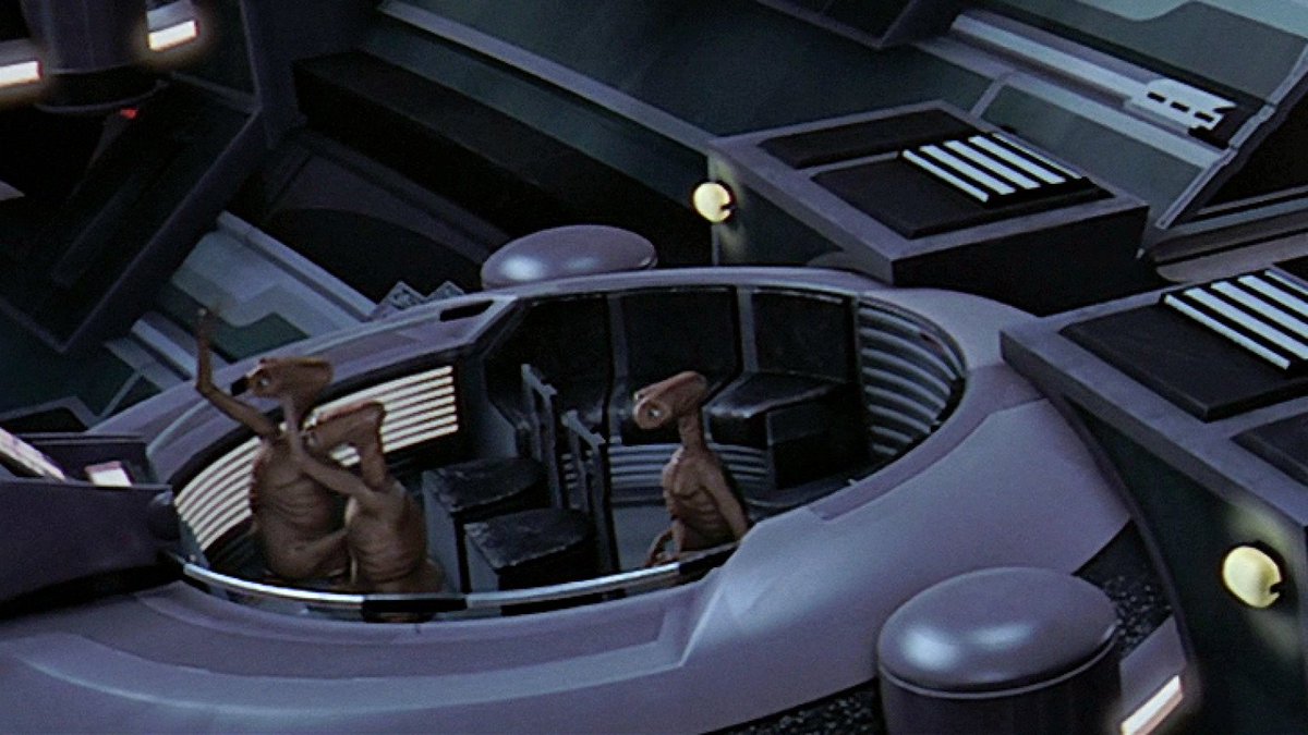 rPrequelMemes's tweet photo. I like to imagine that E.T.'s people were all in when Palpatine created the empire. https://t.co/1uc9LIZKha https://t.co/1zruRV7GoK