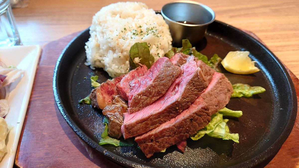 emitangotan's tweet photo. 姪っ子ちゃんと3人でランチ🍴
ステーキ美味しかったぁ〜🥰 https://t.co/vPrx3rWkNp