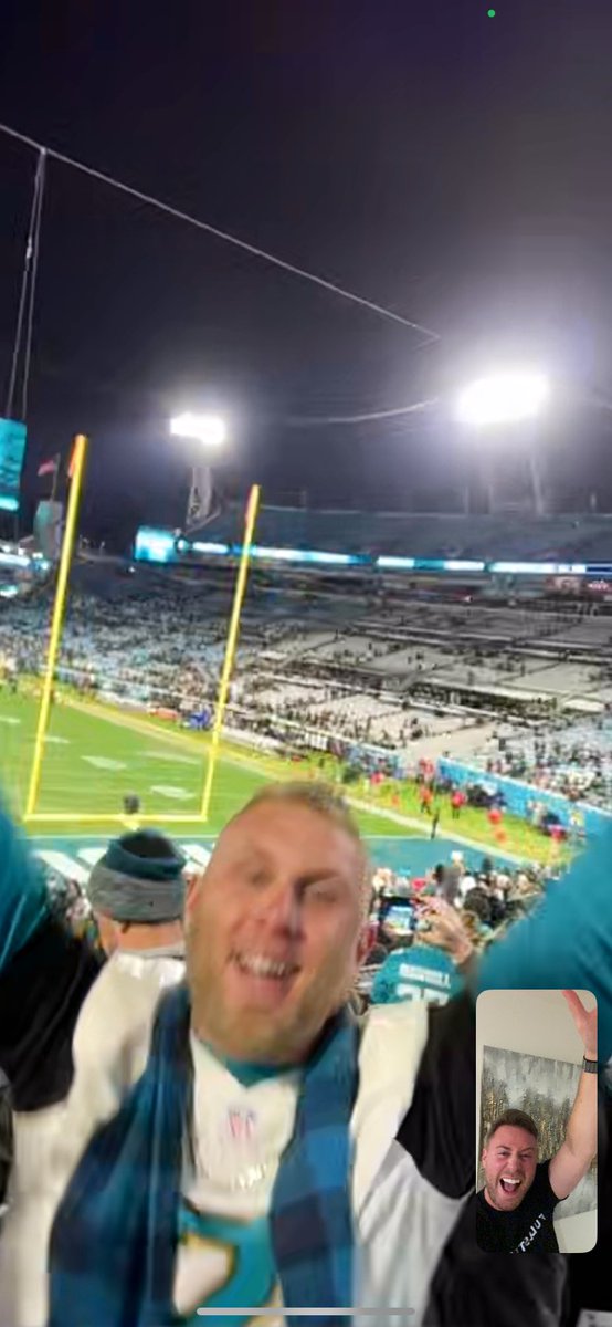 Steven_J_Hall's tweet photo. I was there I spirit with my boyz #IWATJ #DUUUVAL https://t.co/QpVRETBJbG