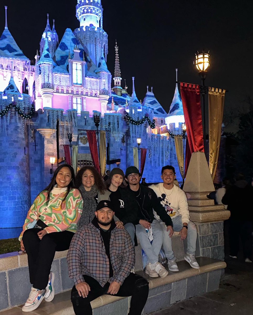 seabass_9's tweet photo. My happiest place on earth will forever be with my family 🧡 Disney ain’t got nothing on them 🫶🏼 truly blessed https://t.co/PJcvFhw9eq
